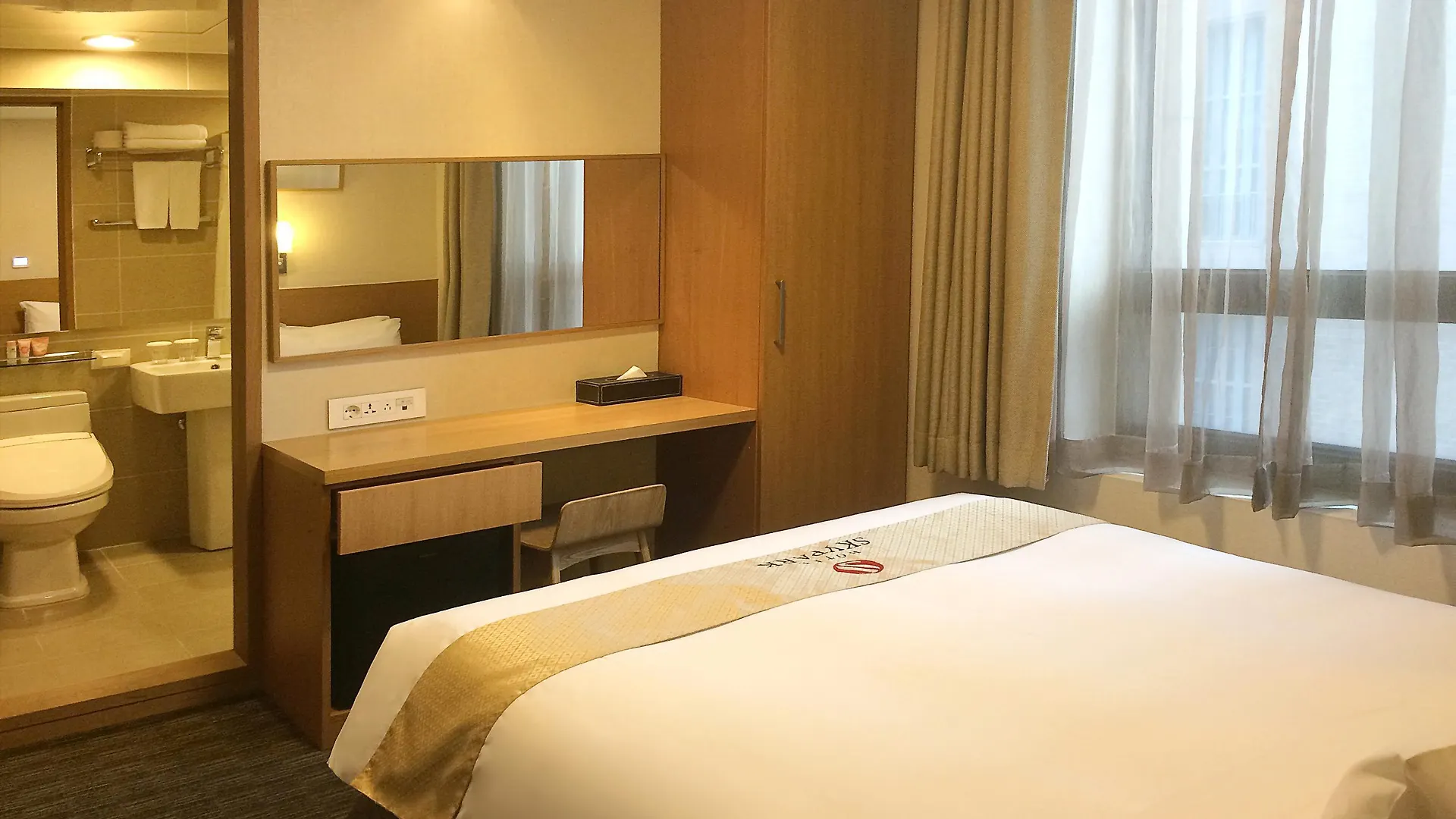 Hotel Skypark Central Myeongdong Seoul 4*,